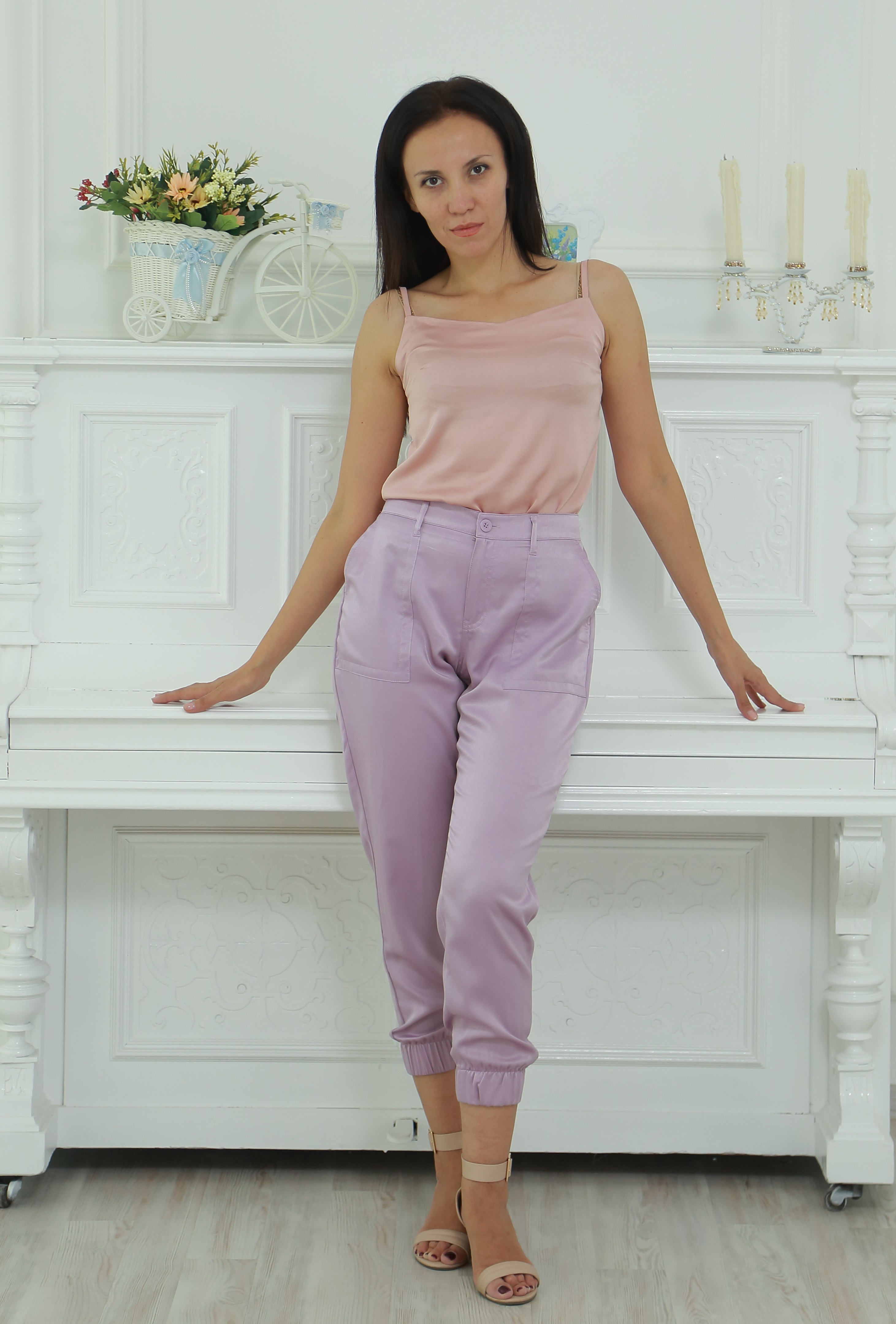 Silky pants: what to combine with